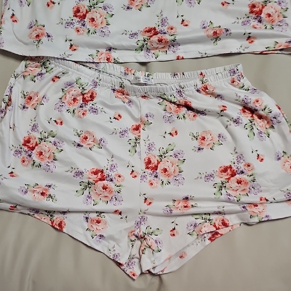 Floral Women's Pajama Set - White and Pink - Picture 4 of 7